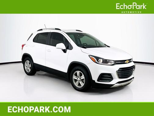 Summit White 2022 Chevrolet Trax LT