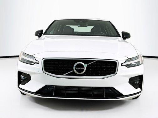 2019 Volvo S60 T5 R-Design