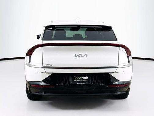 Snow White Pearl 2023 Kia EV6 Wind