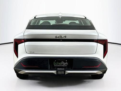 Snow White Pearl 2025 Kia K4 LXS