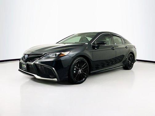 2024 Toyota Camry Hybrid SE