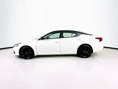 2021 Nissan Altima SR FWD