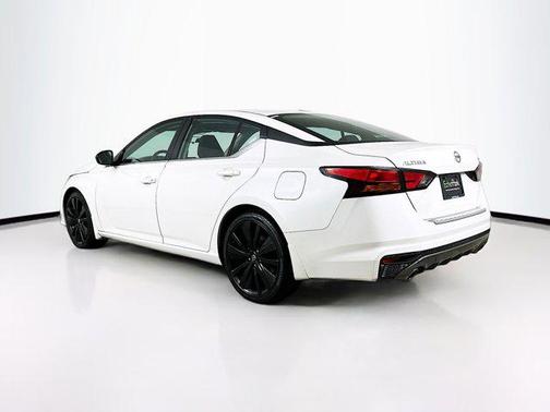 2021 Nissan Altima SR FWD