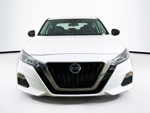 2021 Nissan Altima SR FWD