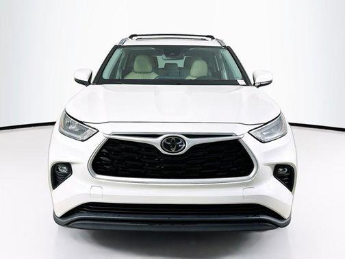 Blizzard Pearl 2020 Toyota Highlander XLE