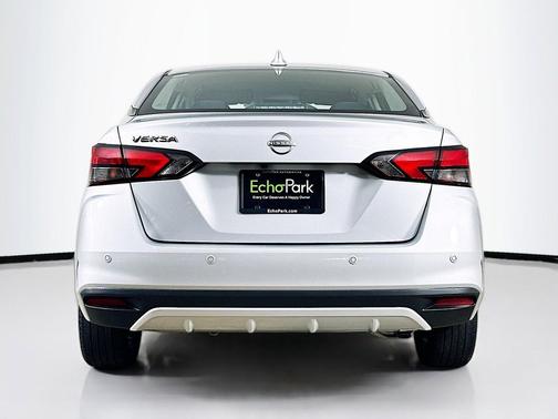 Brilliant Silver Metallic 2025 Nissan Versa 1.6 SV