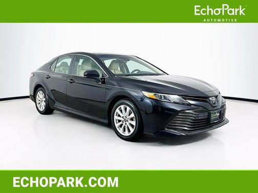 Midnight Black Metallic 2018 Toyota Camry LE