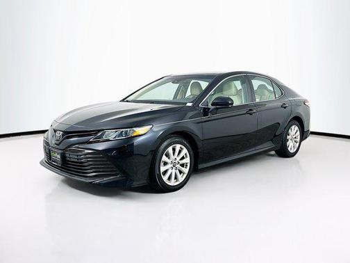Midnight Black Metallic 2018 Toyota Camry LE