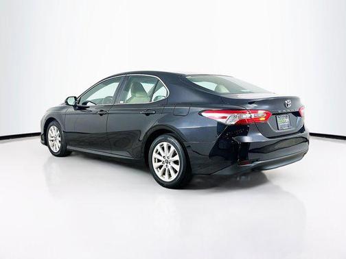 Midnight Black Metallic 2018 Toyota Camry LE