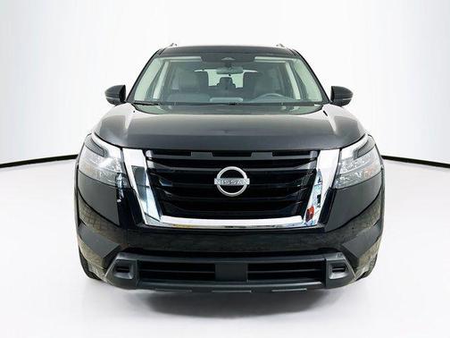 2025 Nissan Pathfinder SV FWD