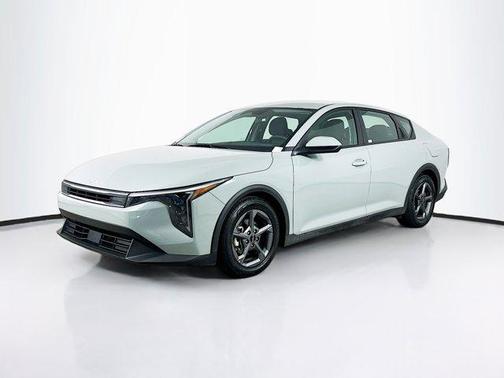 Morning Haze 2025 Kia K4 LXS