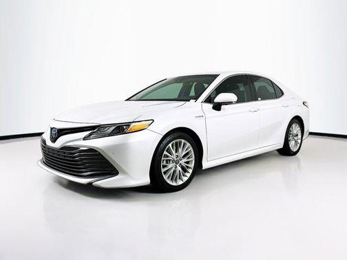 2018 Toyota Camry Hybrid XLE