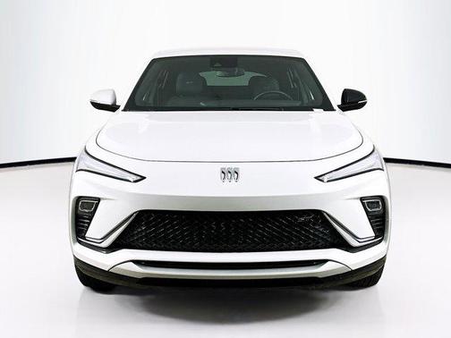 Summit White 2025 Buick Envista Sport Touring FWD