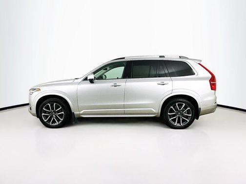 2018 Volvo XC90 T6 Momentum