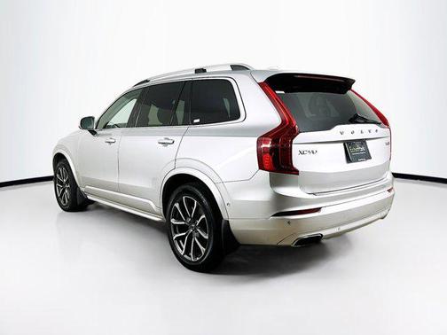 2018 Volvo XC90 T6 Momentum