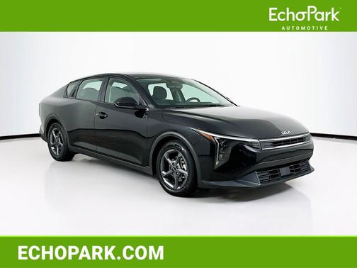 Aurora Black Pearl 2025 Kia K4 LXS