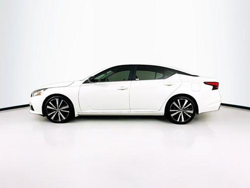2021 Nissan Altima SR FWD