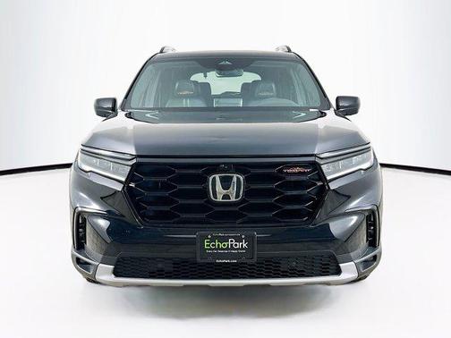 Crystal Black Pearl 2023 Honda Pilot AWD TrailSport