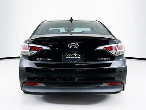 2017 Hyundai SONATA Hybrid SE