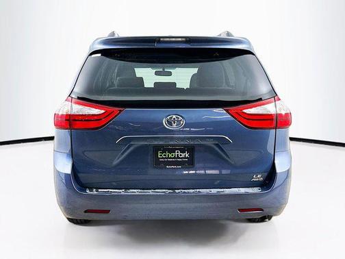 2015 Toyota Sienna LE