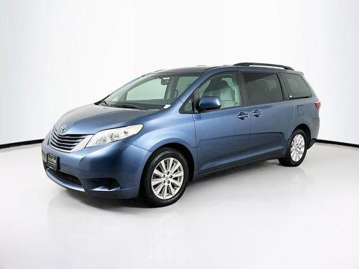 2015 Toyota Sienna LE