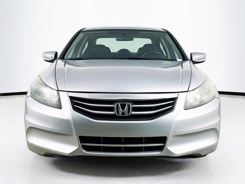 Alabaster Silver Metallic 2012 Honda Accord SE