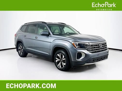 Platinum Gray Metallic 2024 Volkswagen Atlas 2.0T SE