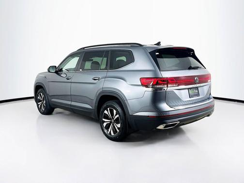 Platinum Gray Metallic 2024 Volkswagen Atlas 2.0T SE