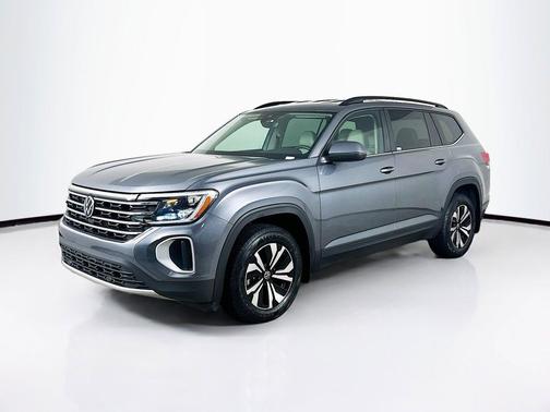 Platinum Gray Metallic 2024 Volkswagen Atlas 2.0T SE