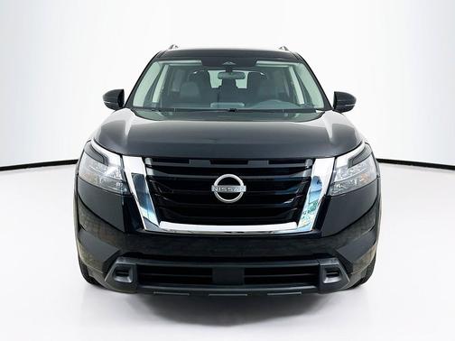 Super Black 2025 Nissan Pathfinder SV 4WD