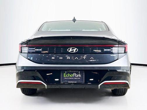 2025 Hyundai SONATA Hybrid SE