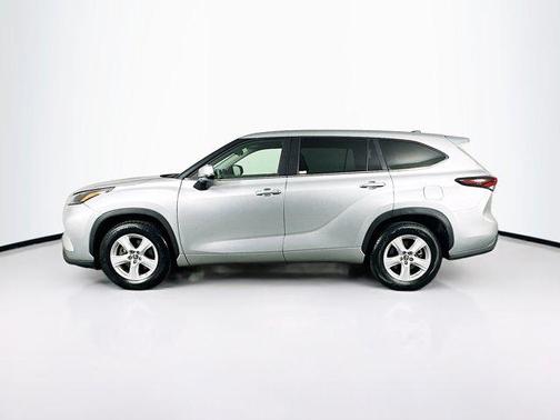 Celestial Silver Metallic 2025 Toyota Highlander LE