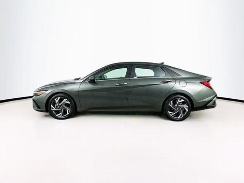 2025 Hyundai ELANTRA SEL