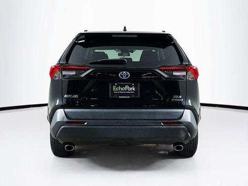 2020 Toyota RAV4 Hybrid XLE