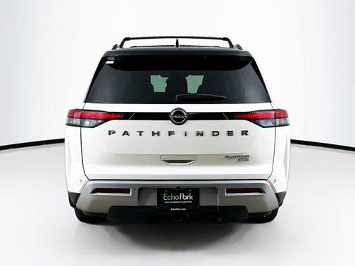 2022 Nissan Pathfinder Platinum 4WD