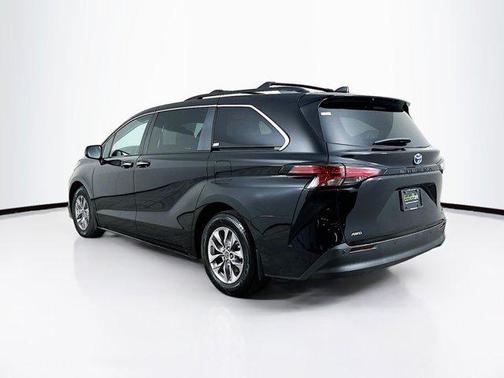 2022 Toyota Sienna XLE 7 Passenger