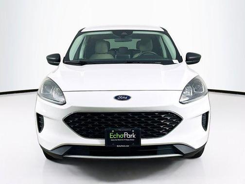 Oxford White 2022 Ford Escape SE