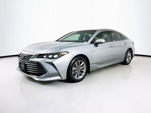 2019 Toyota Avalon Hybrid XLE