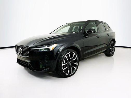 2023 Volvo XC60 B5 Ultimate Dark Theme