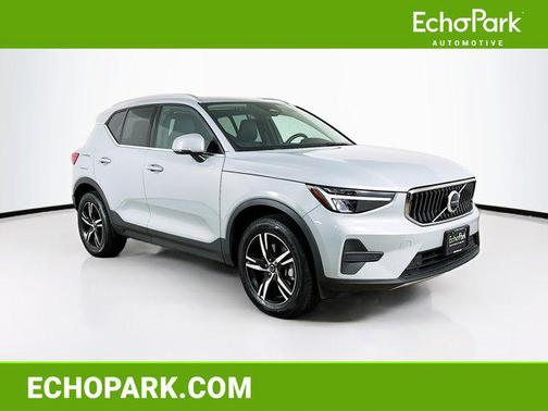 2025 Volvo XC40 B5 Core Bright Theme