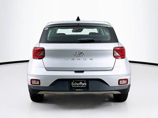 2022 Hyundai VENUE SE