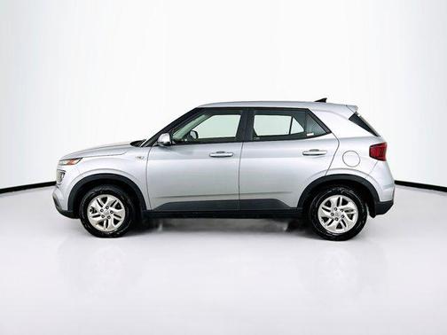 2022 Hyundai VENUE SE