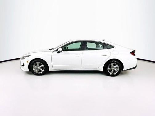 2022 Hyundai SONATA SE