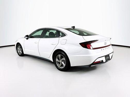 2022 Hyundai SONATA SE