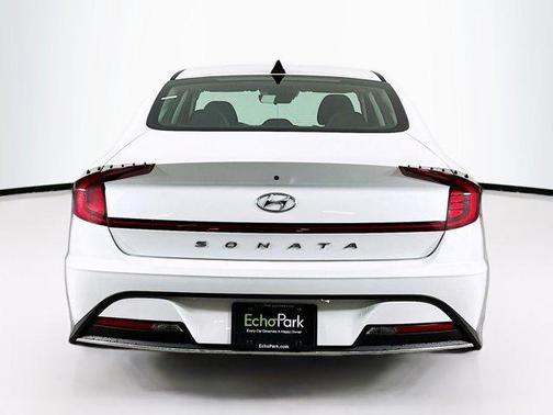 2022 Hyundai SONATA SE