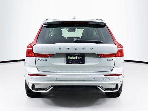 2025 Volvo XC60 B5 Ultra