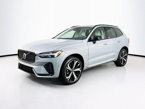 2025 Volvo XC60 B5 Ultra