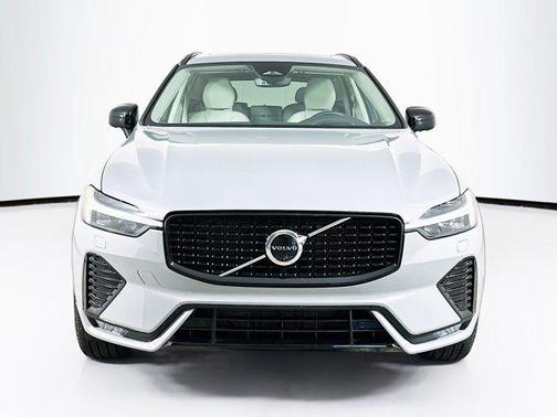 2025 Volvo XC60 B5 Ultra