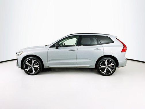 2025 Volvo XC60 B5 Ultra