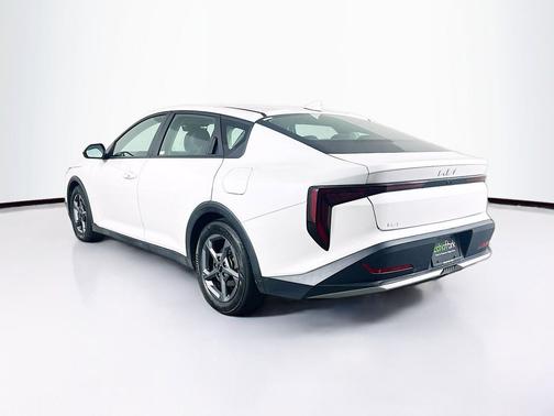 Snow White Pearl 2025 Kia K4 LXS